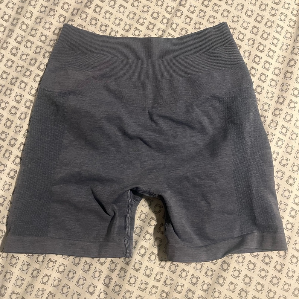 Alphalete amplify shorts French blue XS